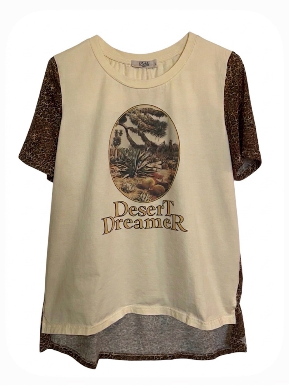 DELILA Desert Dreamer text Hi-Lo T-Shirt Women’s M Cream Brown